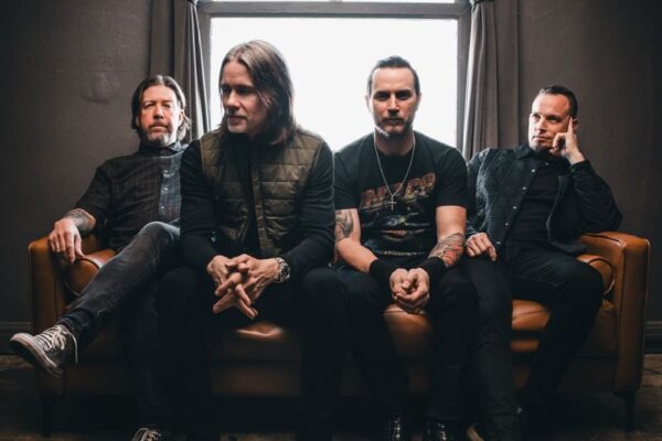Alter Bridge, de Kennedy e Tremonti, lança videoclipe do single “Silent Divide”!