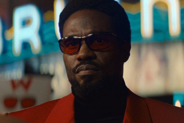 Yahya Abdul-Mateen II é Magnum, nova série da Marvel, e Ben Kingsley retorna como Trevor Slattery!