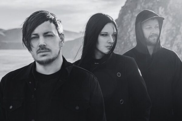 Segue o Som da Banda REMINA com o videoclipe de “Silence and the Silver Sea”